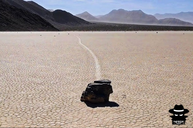 Fenomena Batu Berjalan di Death Valley Asia : Gurun Gobi